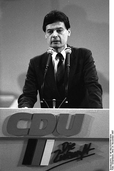 Hans Daniels amtierte von 1975 bis 1994 als Oberbrgermeister der Stadt Bonn