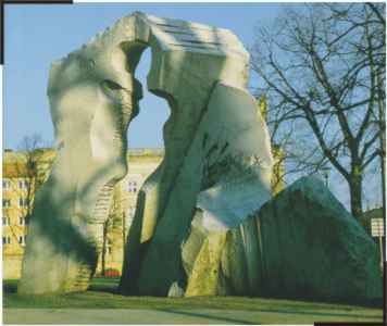 Das "Bonner Deserteur Denkmal" in Potsdam auf dem "Platz der Einheit"